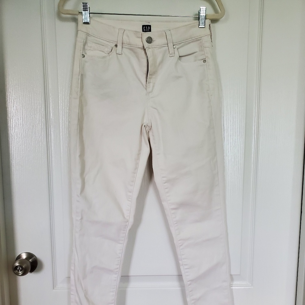 GAP STRETCH JEANS SIZE 27R
